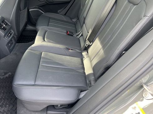 Used 2023 Audi SQ5 Prestige w/ Prestige Package AWD/4WD image 10