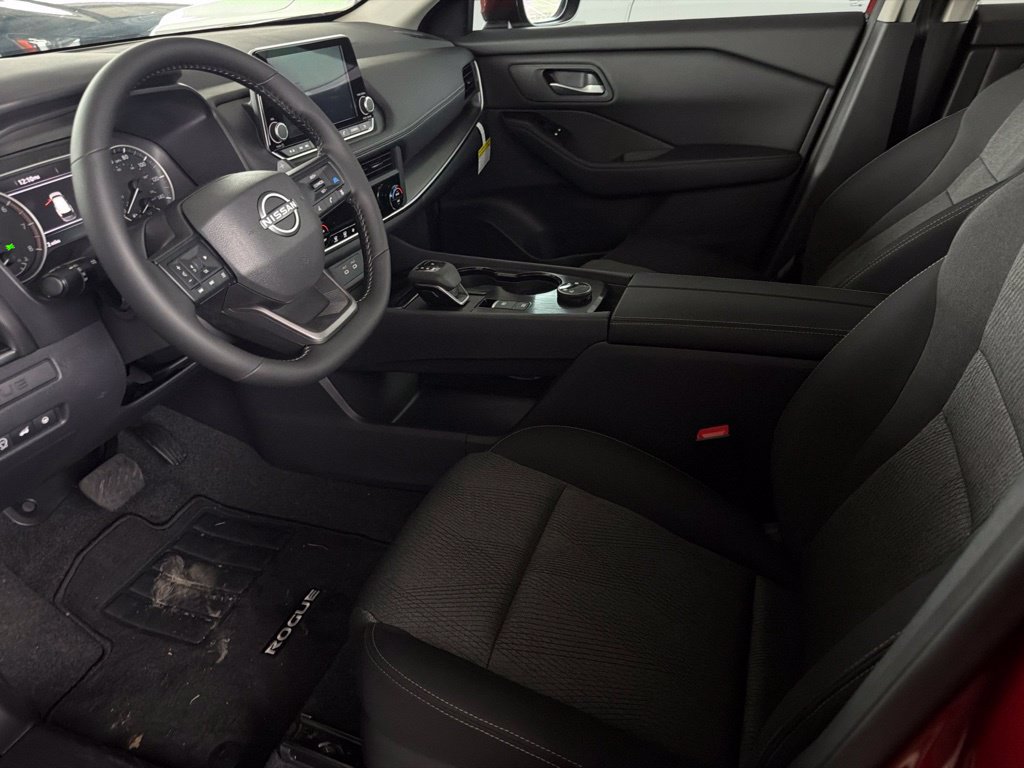 Used 2026 Nissan Rogue SV AWD/4WD image 8
