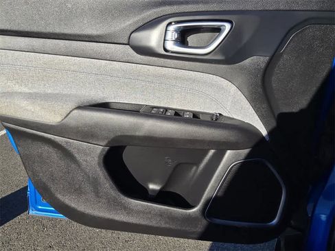 Used 2022 Jeep Compass Latitude image 13