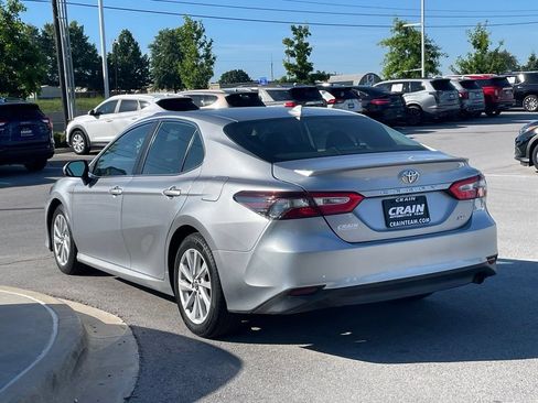 Used 2022 Toyota Camry LE FWD image 5