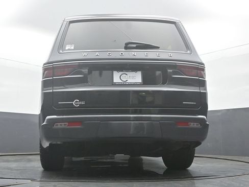 Used 2022 Jeep Wagoneer Series III w/ Flexible Seating Group AWD/4WD image 54