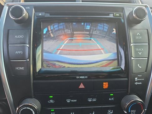 Used 2016 Toyota Camry SE FWD image 19