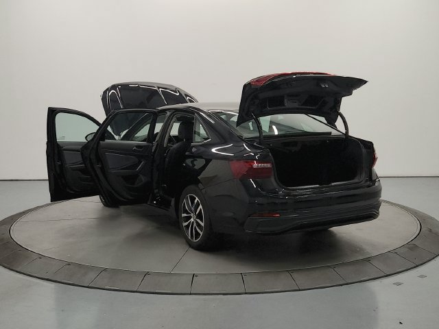 Used 2025 Volkswagen Jetta SE FWD image 12