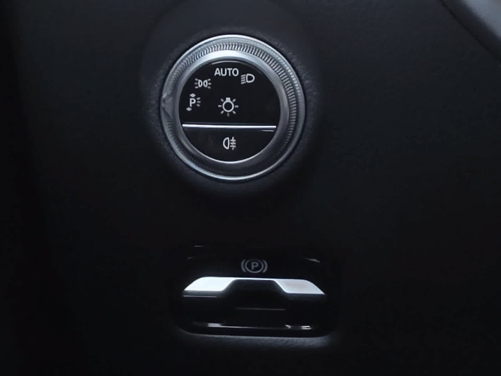 Used 2023 Mercedes-Benz C 300 Sedan image 21