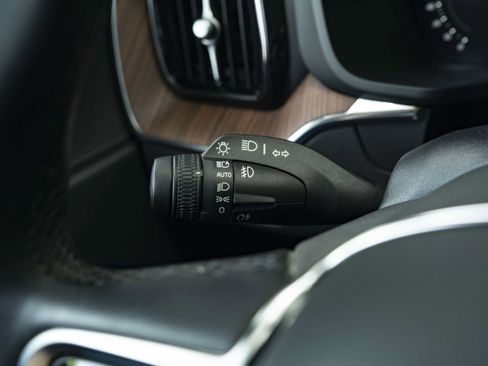 Used 2024 Volvo XC60 B5 Plus AWD/4WD image 23