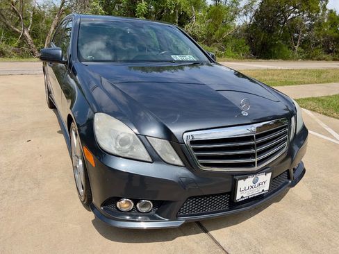 Used 2010 Mercedes-Benz E 350 Sedan image 3