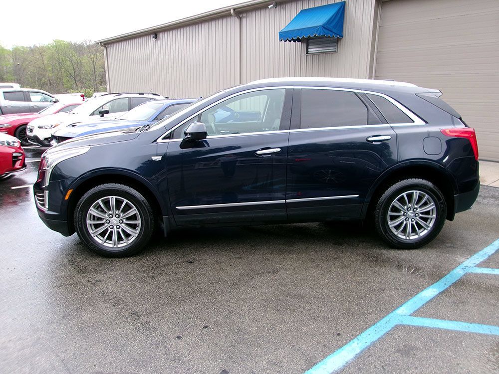 Used 2017 Cadillac XT5 Luxury AWD/4WD image 3