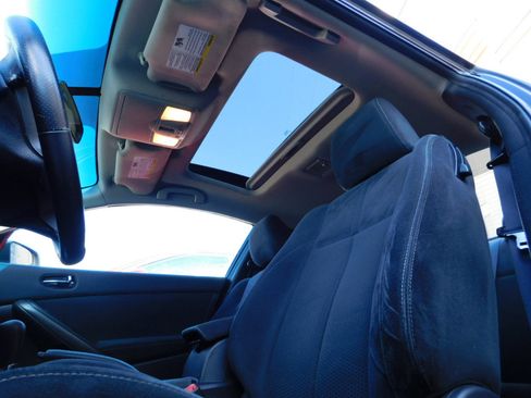 Used 2010 Nissan Altima 2.5 S w/ Premium Pkg image 3