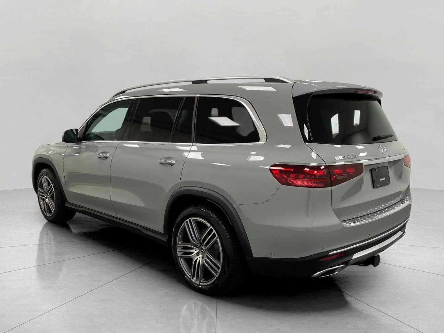 Certified 2026 Mercedes-Benz GLS 450 4MATIC image 44