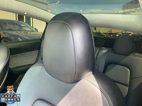 Used 2022 Tesla Model Y Performance image 18