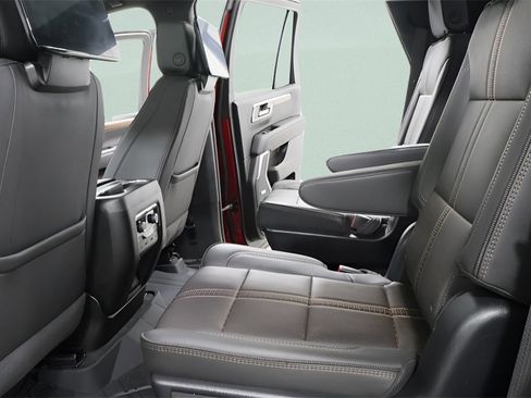 Used 2025 Chevrolet Tahoe High Country image 27