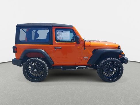 Used 2019 Jeep Wrangler Sport AWD/4WD image 4
