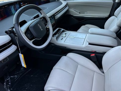 New 2026 Lincoln Navigator Reserve AWD/4WD image 9