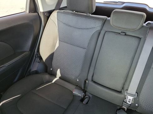 Used 2016 Kia Soul + image 16