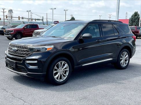 Used 2020 Ford Explorer XLT w/ Equipment Group 202A AWD/4WD image 2