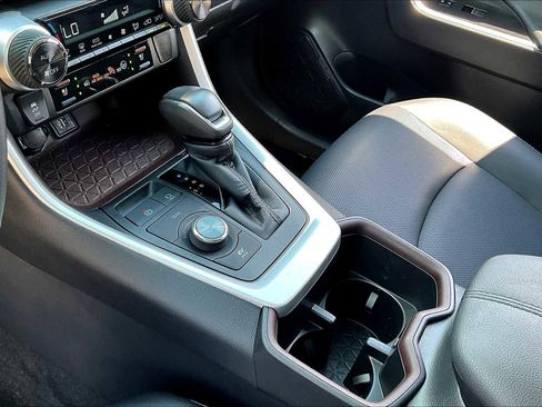 Used 2024 Toyota RAV4 Limited image 16