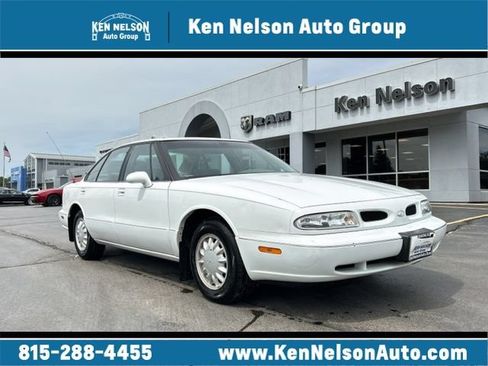 Used 1998 Oldsmobile 88 FWD image 1
