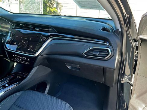 Used 2023 Chevrolet Bolt EUV LT image 17