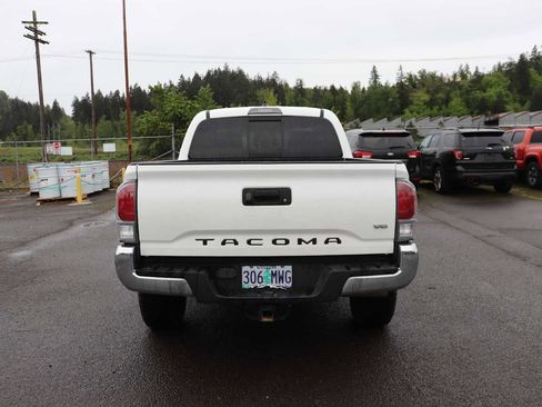 Used 2021 Toyota Tacoma TRD Off-Road AWD/4WD image 6