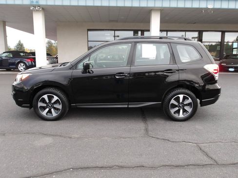 Used 2017 Subaru Forester 2.5i w/ Alloy Wheel Package AWD/4WD image 2