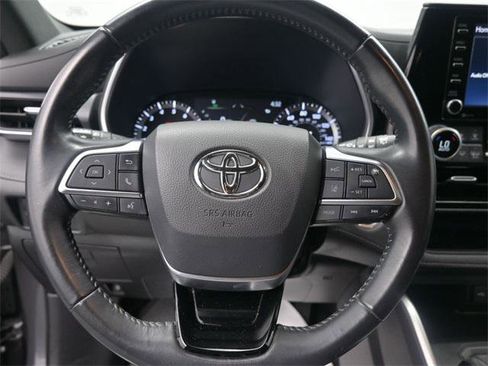 Certified 2021 Toyota Highlander XSE image 23