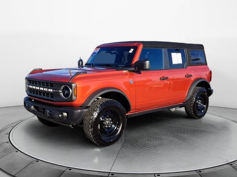 Used 2023 Ford Bronco Black Diamond image 3