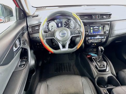 Used 2018 Nissan Rogue SL image 19