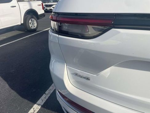 Used 2025 Jeep Grand Cherokee Summit image 10