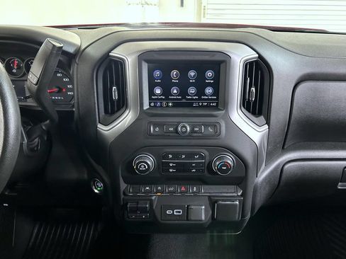Certified 2024 Chevrolet Silverado 1500 Custom AWD/4WD image 13