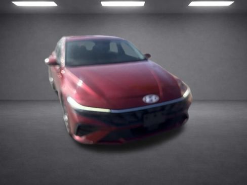 Used 2024 Hyundai Elantra SEL FWD image 5