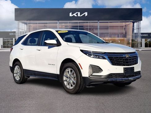 Used 2022 Chevrolet Equinox LT image 1