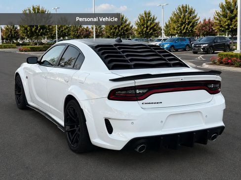 Used 2022 Dodge Charger Scat Pack RWD image 3