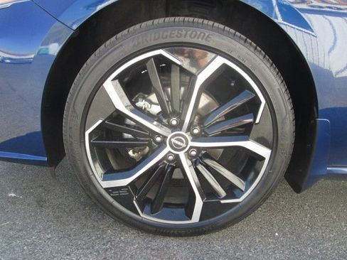 Used 2024 Nissan Altima 2.5 SR w/ SR Premium Package image 9