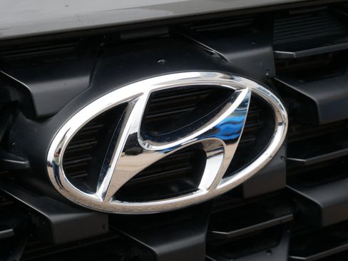 Used 2023 Hyundai Santa Fe SEL AWD/4WD image 4