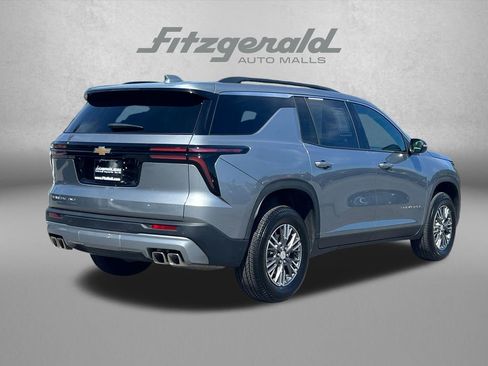 Used 2026 Chevrolet Traverse LT AWD/4WD image 8