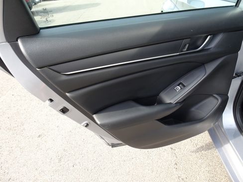 Used 2018 Honda Accord LX image 15