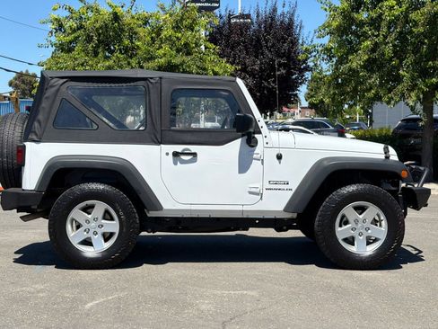 Used 2016 Jeep Wrangler Sport w/ Quick Order Package 23S AWD/4WD image 3