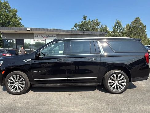 Used 2021 GMC Yukon XL Denali AWD/4WD image 4
