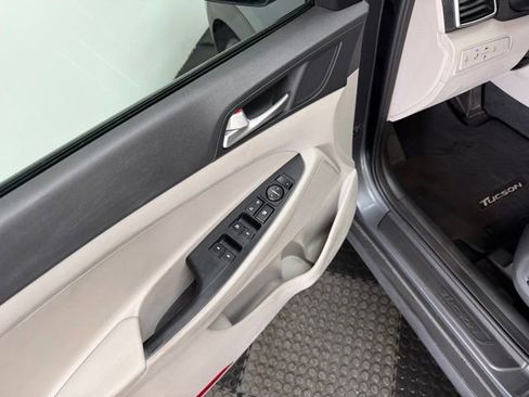 Used 2021 Hyundai Tucson Value AWD/4WD image 24