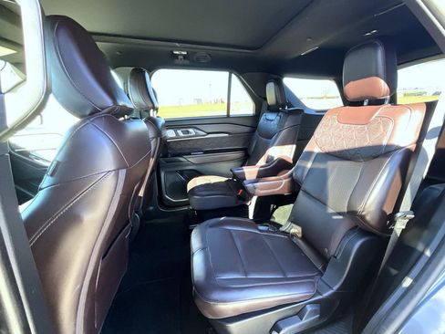 Used 2025 Ford Explorer Platinum w/ LUX Leather Package image 23
