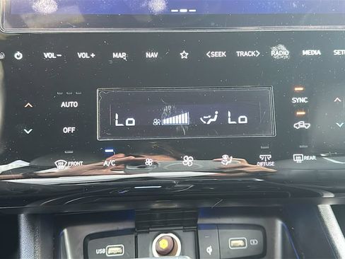 Used 2023 Hyundai Santa Cruz Limited w/ Cargo Package AWD/4WD image 26