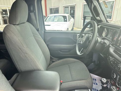 Certified 2025 Jeep Wrangler Unlimited Sport image 10