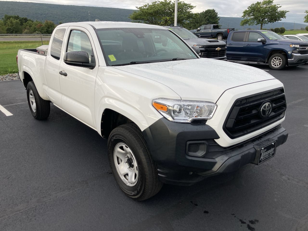 Used 2020 Toyota Tacoma SR AWD/4WD image 1
