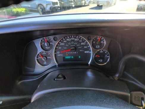 Used 2017 Chevrolet Express 2500 LS image 21