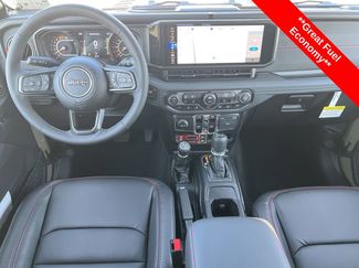 Used 2025 Jeep Wrangler Unlimited Rubicon video 2