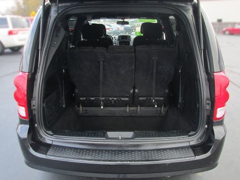 Used 2016 Dodge Grand Caravan SXT w/ UConnect Hands-Free Group image 12