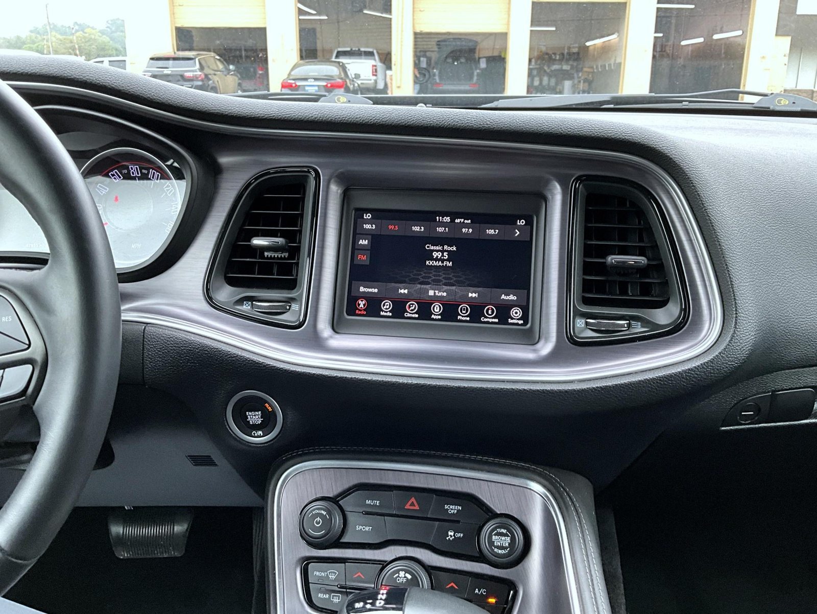 Used 2018 Dodge Challenger SXT RWD image 14