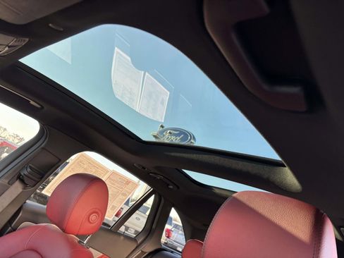 Used 2022 Mercedes-Benz GLC 300 4MATIC image 28