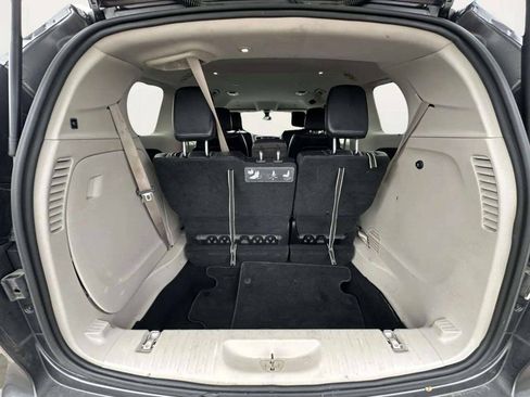Used 2019 Chrysler Pacifica Touring-L FWD image 22