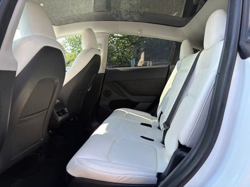 Used 2023 Tesla Model Y Long Range AWD/4WD image 13